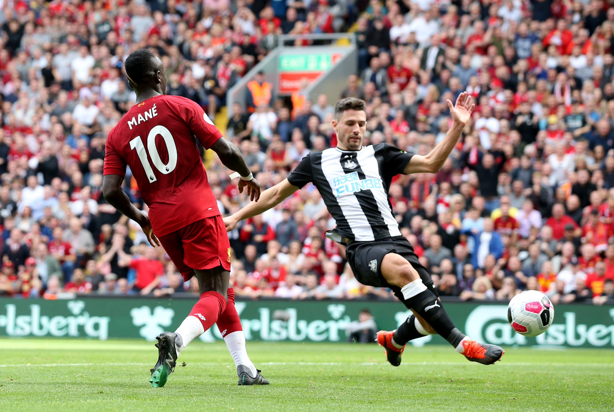 业背景与成 业背景与成